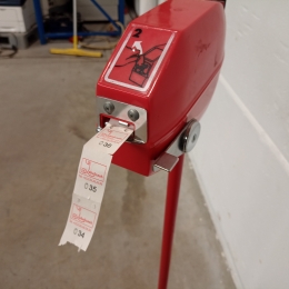 Distributeur de billets Mondial à pied